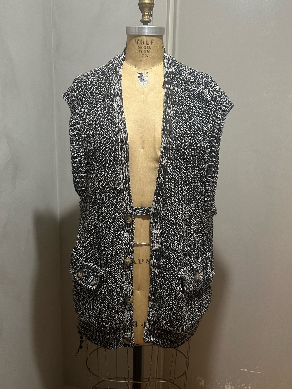Zara Chunky Black & White Knit Sleeveless Cardigan Vest
